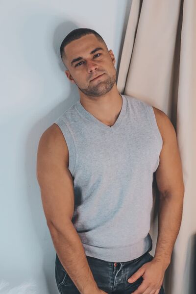  -,   Artem, 35 ,   c 