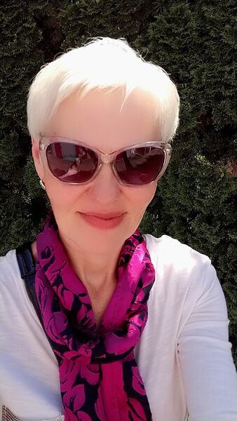 ,   Alinka, 52 ,   ,   