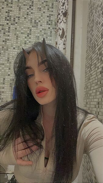  ,   Anastasia, 22 ,   c 