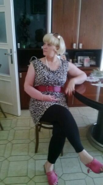  ,   Scarllet, 61 ,     , c 