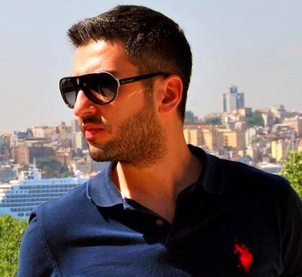  ,   Nik, 40 ,   ,   