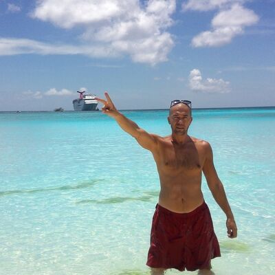  ,   Igor, 45 ,   