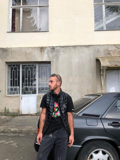  ,   Gio, 25 ,   ,   