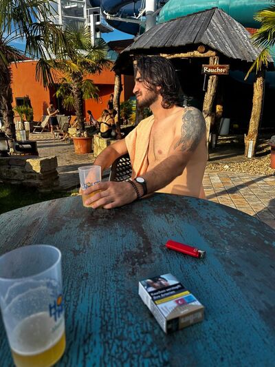  ,   Alex, 32 ,   ,   , c , 