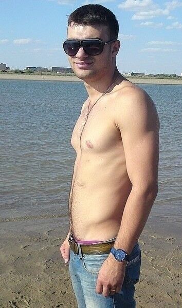  ,   Artur, 49 ,   ,   , c 
