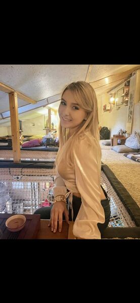  ,   Jana, 22 ,   