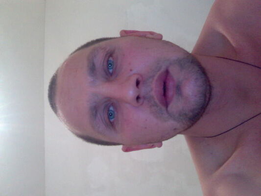  ,   Leon, 48 ,   