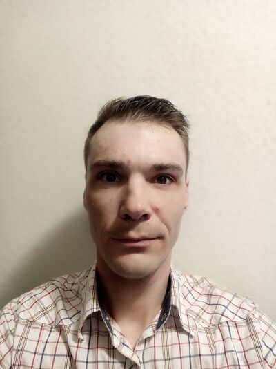  ,   Anton, 39 ,   , 
