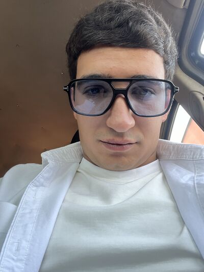 ,   Armen, 21 ,   ,   