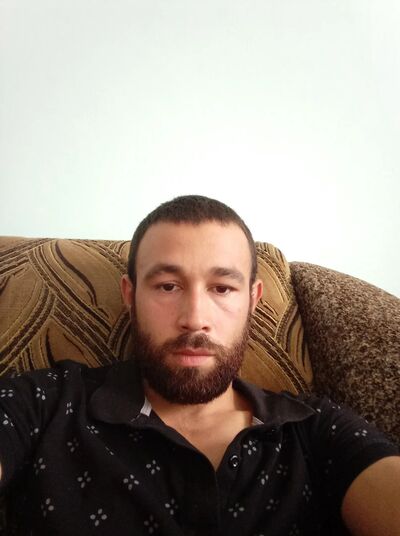  ,   Idris, 32 ,   ,   
