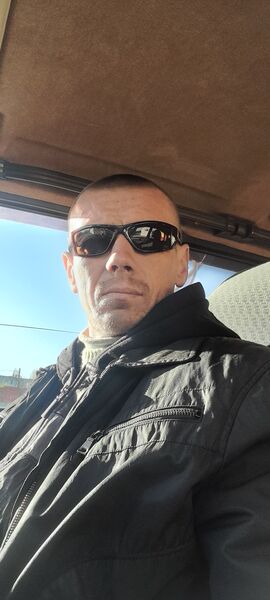  ,   Yurok, 42 ,   c 