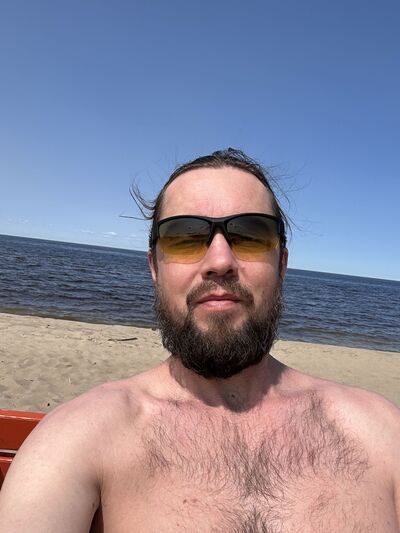  ,   Sergi, 37 ,     , c 