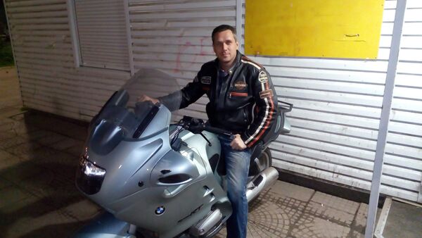  ,   Valentin, 42 ,     , c 