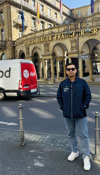  Frankfurt am Main,   Dovlet, 32 ,   ,   , c , 