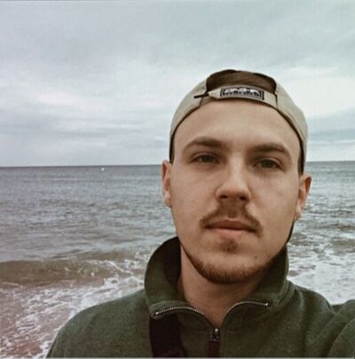  ,   Viktor, 37 ,   ,   