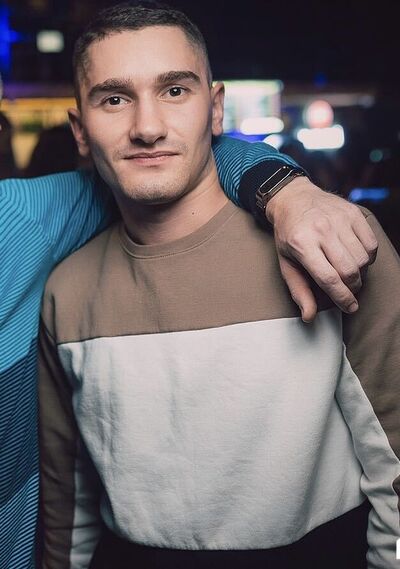  ,   Artyom, 29 ,   ,   