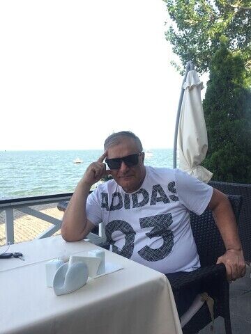  36984631  Garik, 65 ,    