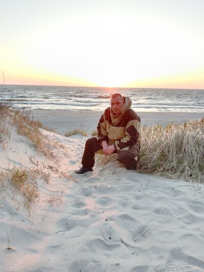  ,   Viktor, 35 ,   ,   