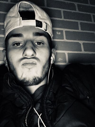   ,   Denis, 23 ,   ,   , c , 