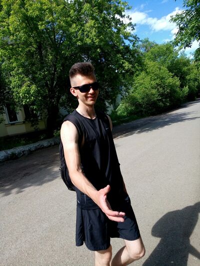  ,   Artem, 25 ,   ,   , c 