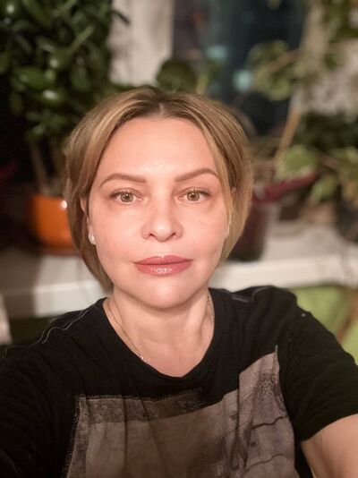  ,   Elena, 52 ,   ,   