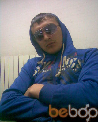  ,   Lui, 33 ,   , 