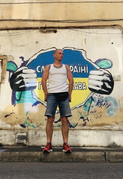  ,   Artur, 46 ,   ,   