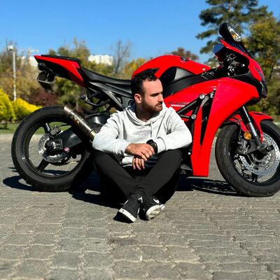  ,   Armen, 24 ,   ,   , 