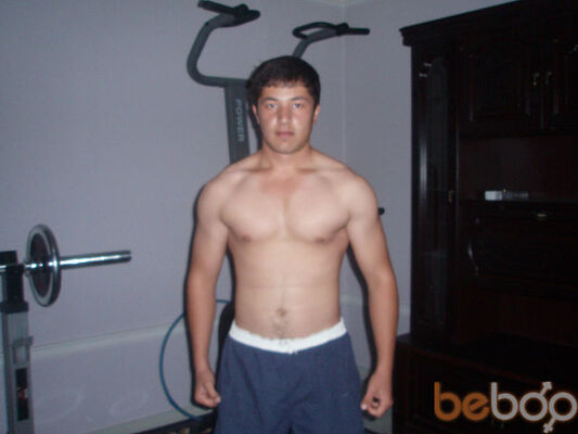  ,   Alex, 32 ,   