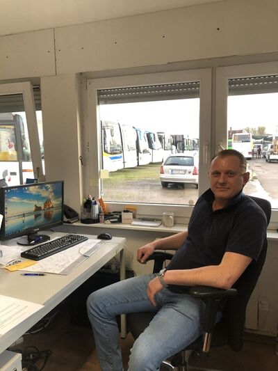  Frankfurt am Main,   Nik, 44 ,  