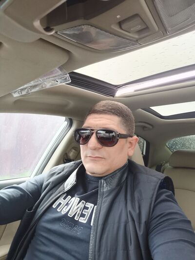  ,   Armen, 37 ,   ,   