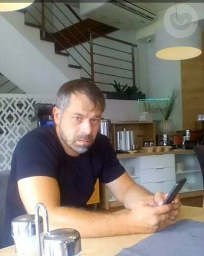  ,   Alex, 44 ,   c 