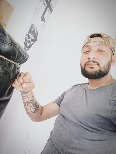  ,   Ruslan, 33 ,   ,   