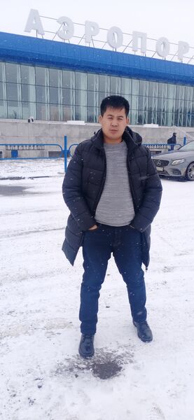  ,   Arman, 32 ,   ,   