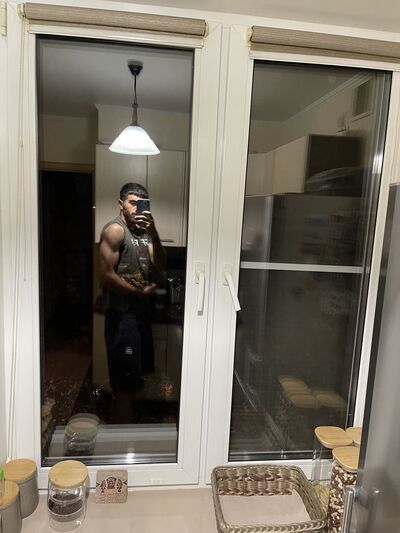  ,   Tigran, 22 ,   ,   