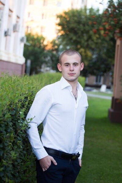  ,   Alexander, 32 ,   