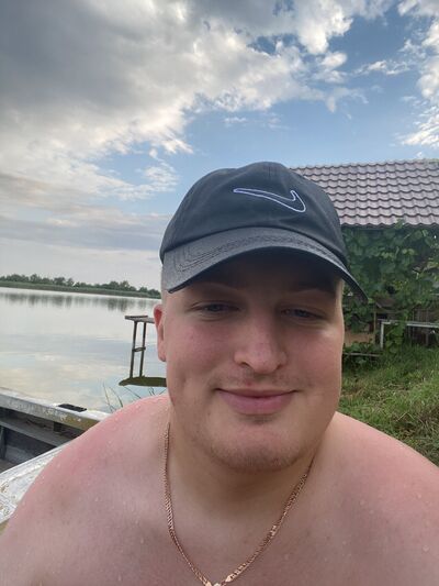  ,   JohnBraun, 24 ,   ,   , c , 