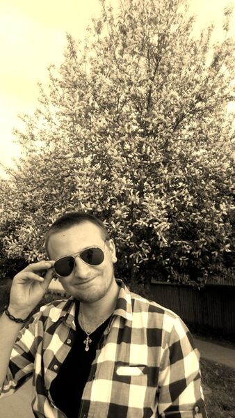  ,   Arthur, 32 ,   