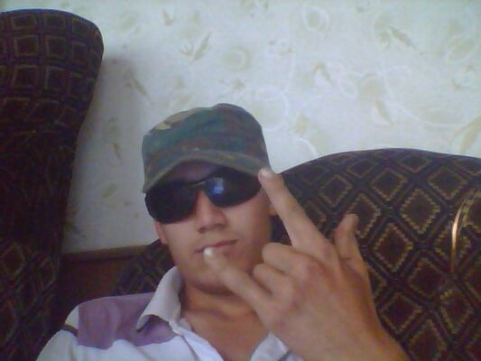  ,   Bek, 30 ,   