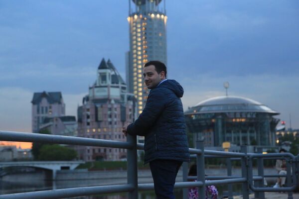  ,   Alex, 32 ,   ,   