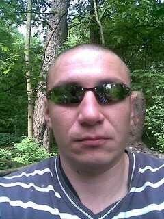  ,   Rolandas, 44 ,   