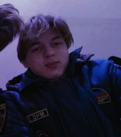  ,   Artur, 18 ,   ,   , c , 