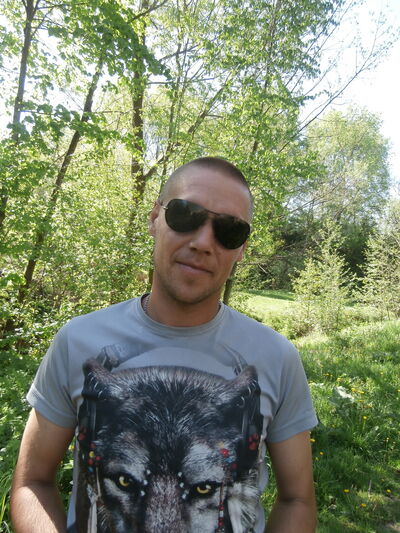  ,   Den, 35 ,   