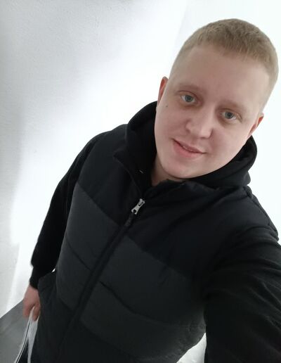  New Malden,   Damian, 31 ,   ,   