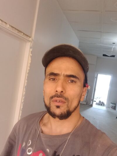  ,   Ikram, 32 ,   , c 