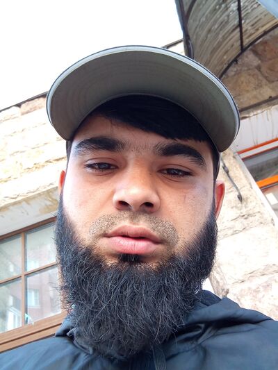  -,   Ali, 28 ,   ,   