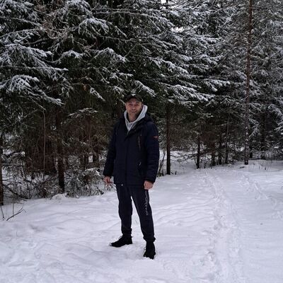  ,   Viktor, 47 ,   ,   