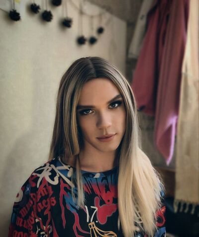  ,   Vlada, 25 ,   ,   