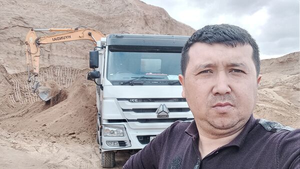  ,   Elbek, 33 ,   ,   