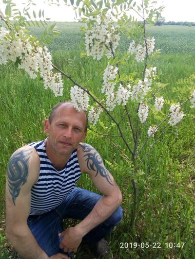  ,   Ruslan, 49 ,   ,   , c 